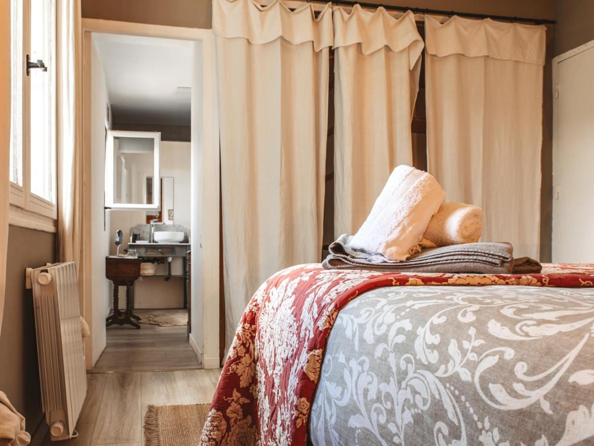 La Petite Auberge De Virginie Bedoues Luaran gambar
